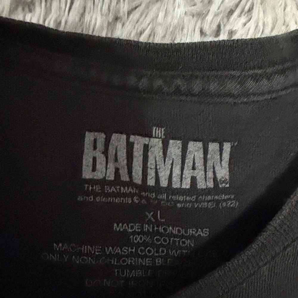 The Batman shirt XL